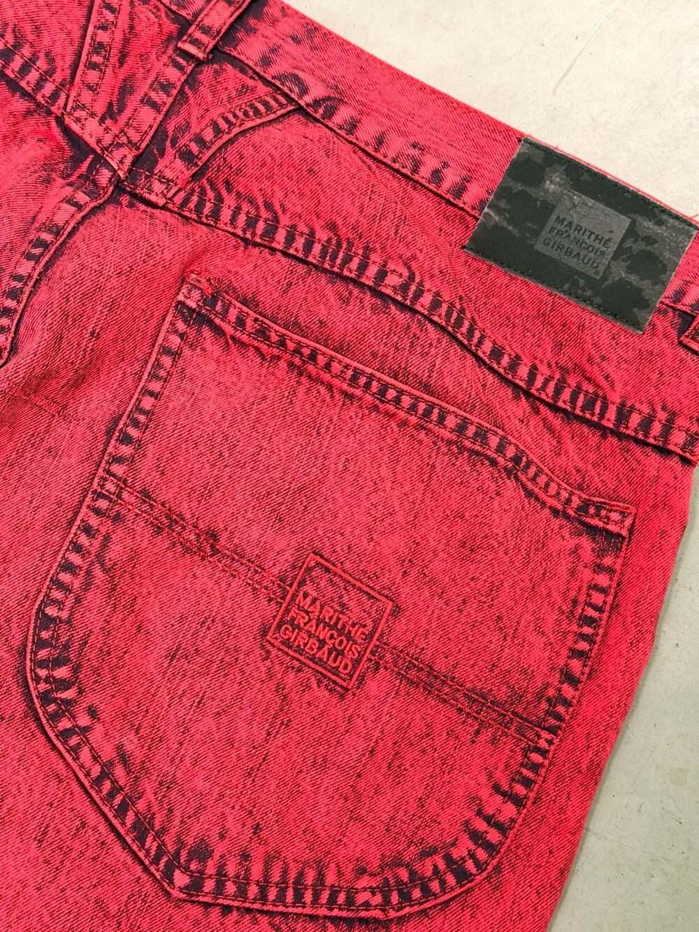 Marithé + François Girbaud Brand-X Loose Fit Red Acid Wash Denim Shorts Size 36